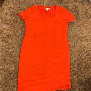 Short-sleeved orange dress